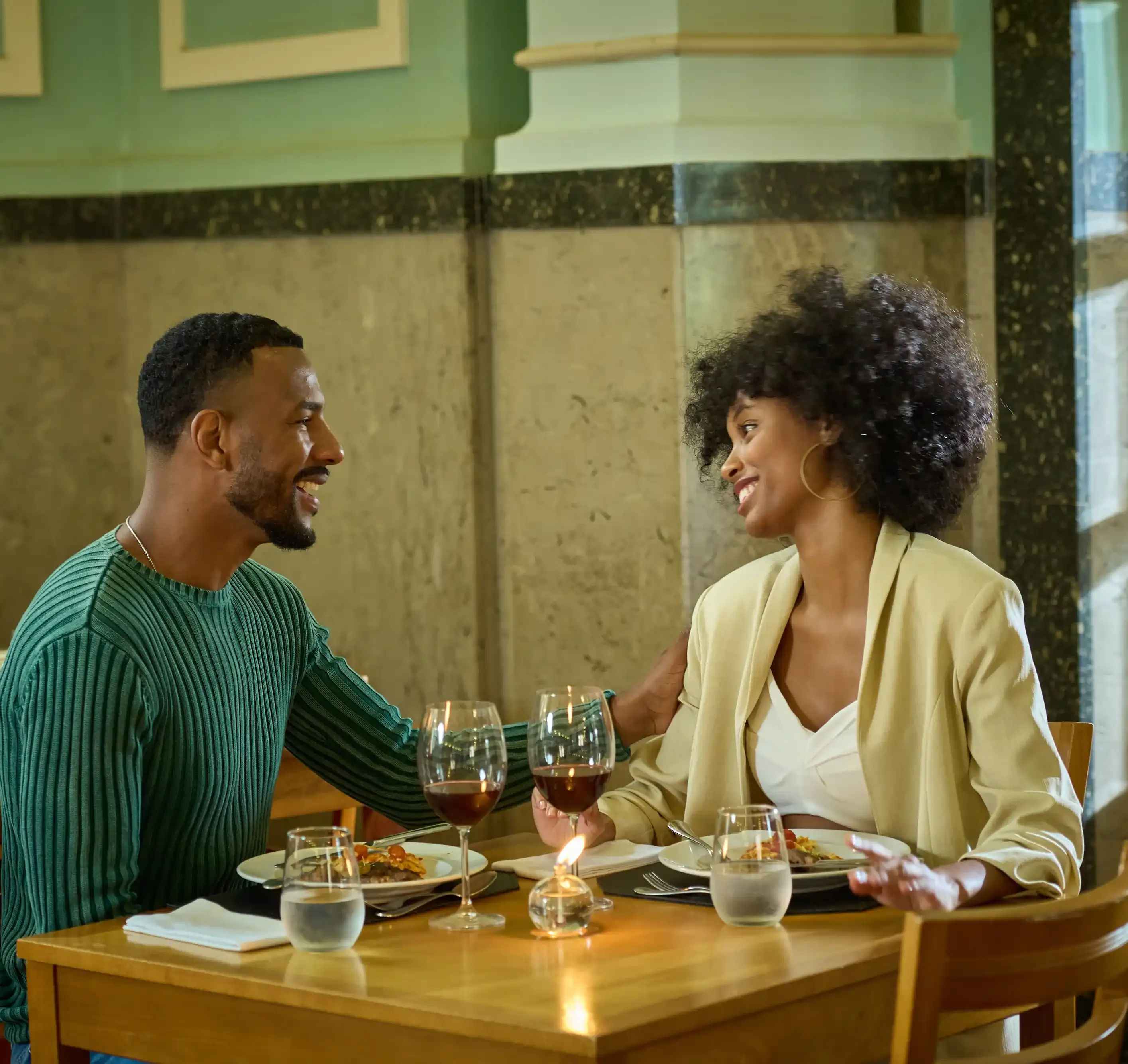 casal no restaurante