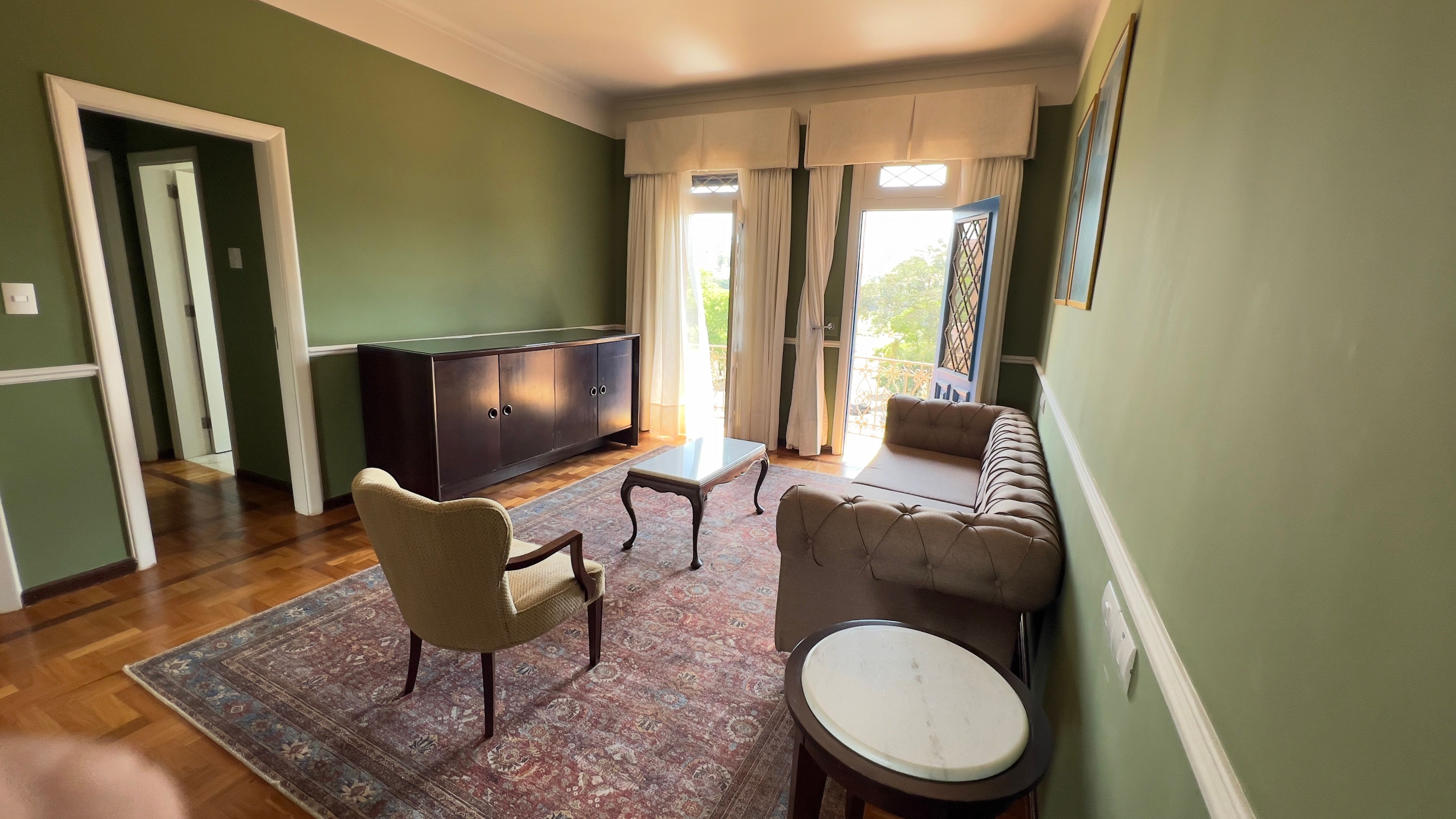 sala do quarto de hotel