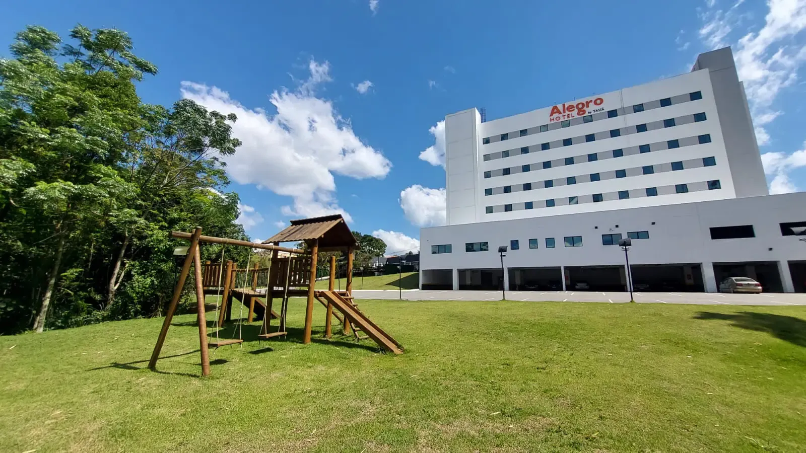 parquinho de madeira Alegro