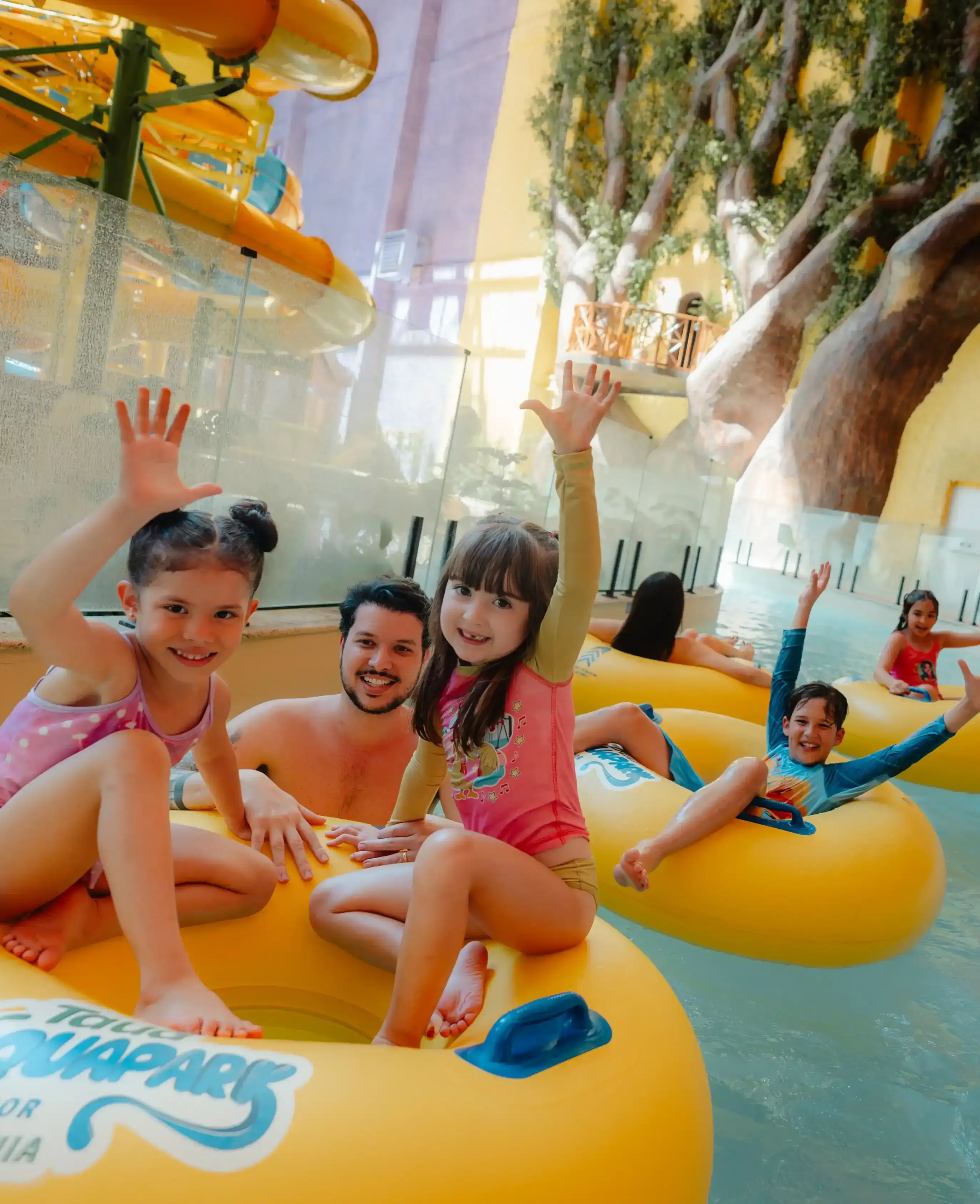 Piscinas aquecidas e cobertas